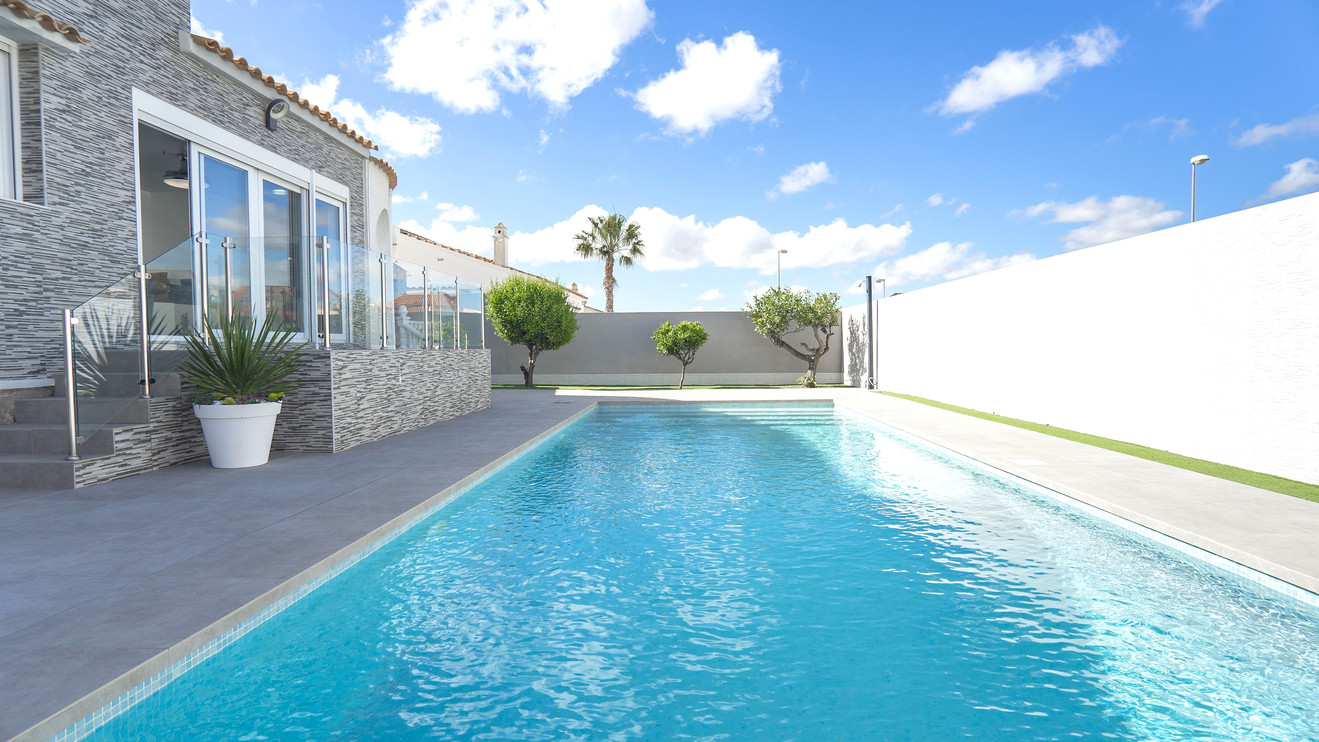Detached 4-bedroom, 3-bathroom villa with private pool